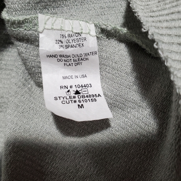 Beau Tissu Womens Sweater Size Medium Ruffle Sleeve Sweater‎ Sage Green BOHO - Picture 7 of 10